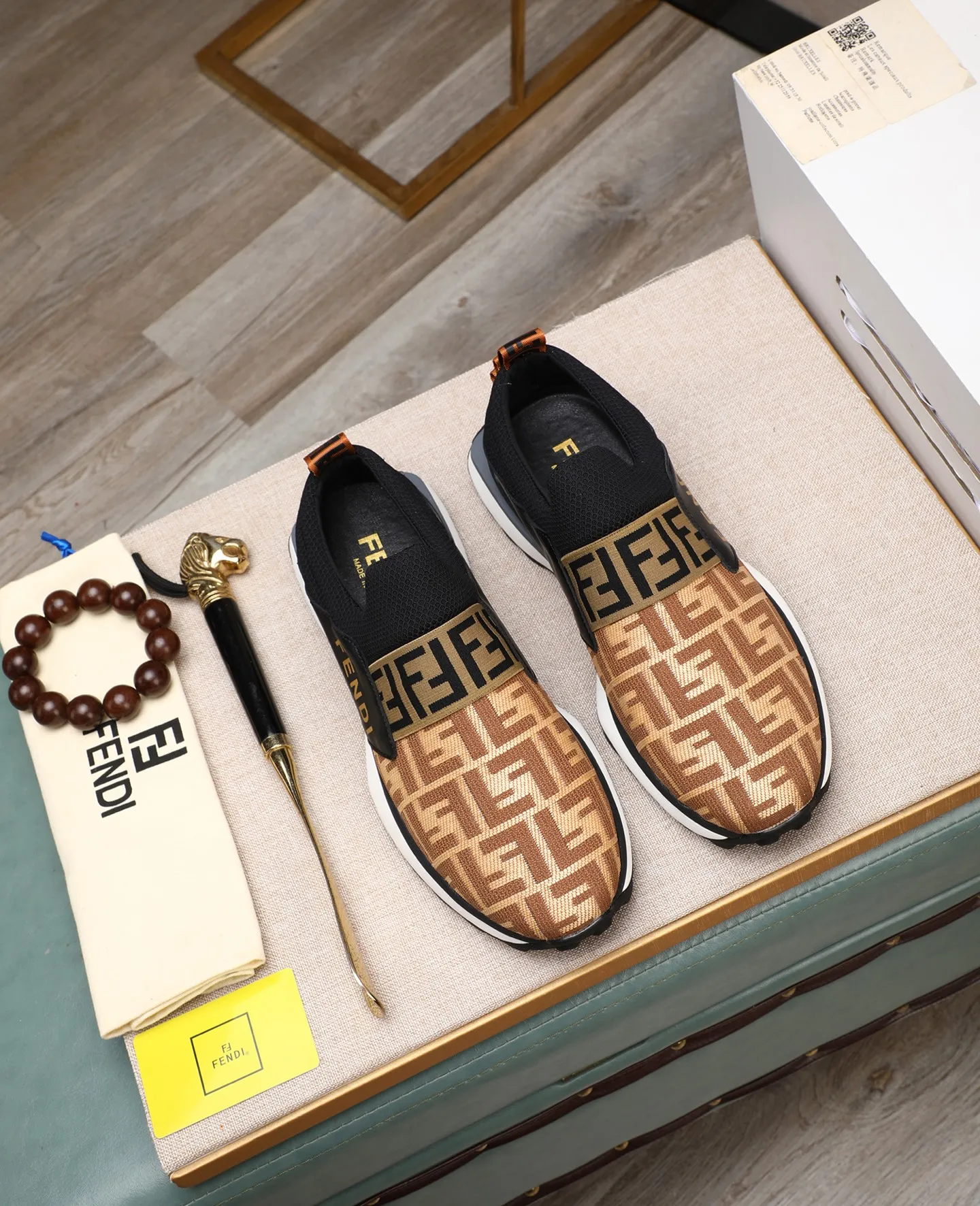 Men's shoes 💰460🕷🕷[FENDI] Fendi fashionable casual men's shoes 🇨🇳Original official website 1:1 model opening, new models are available first 💯Not high-profile but avant-garde, simple About low-key and fashionable, super versatile style 🌿 Made of original cowhide ➕ Pigskin lining 🎋 The version is comfortable on the feet, so rigorous for any small place, and the workmanship is first-class 🍍38-44 Large quantities in stock